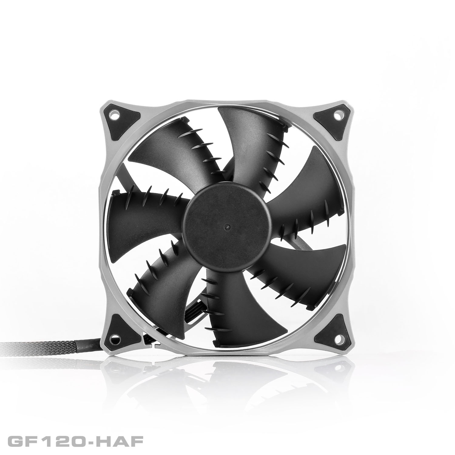 پره های فن قدرتمند گرین مدل GF120-HAF همانند مدل GF120-FSB از محل اتصال به هسته، دارای قابلیت جداسازی سریع و آسان هستند