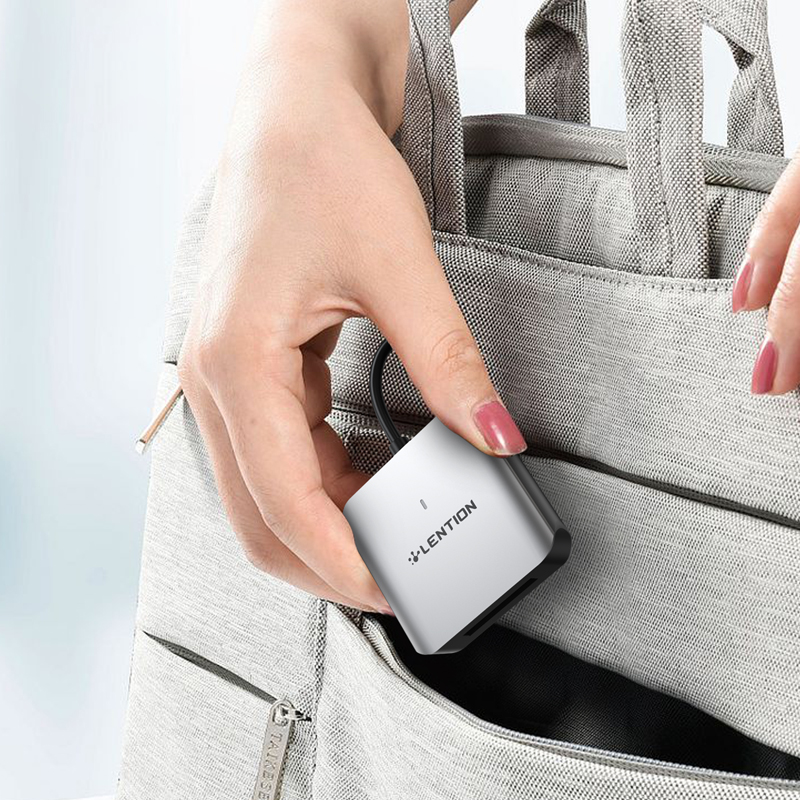 به لحاظ نرم افزاری نیز با اغلب دستگاه های دارای رابط USB-C سازگاری دارد و همینطور بخاطر وجود تکنولوژی plug and play بی‌نیاز از نصب درایور است. منتها برای دریافت بهترین عملکرد می بایست دستگاه میزبان از USB type c 3.1/3.2 GEN2 پشتیبانی نماید. به علاوه لازم به یادآوری است که انتقال اطلاعات با سرعت بالا، برای بیش از 20 دقیقه با این کارت خوان امکان پذیر نیست، چراکه داغ می شود و ممکن است به آن آسیب برسانید.